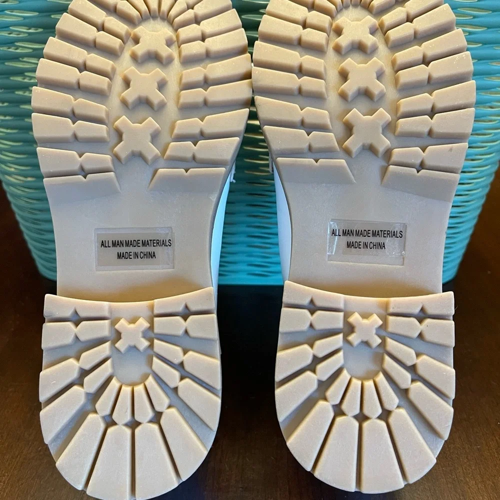 DV by Dolce Vita White and Tan Flats with Textured Leather and Slip-On Design - Picture 7 of 8